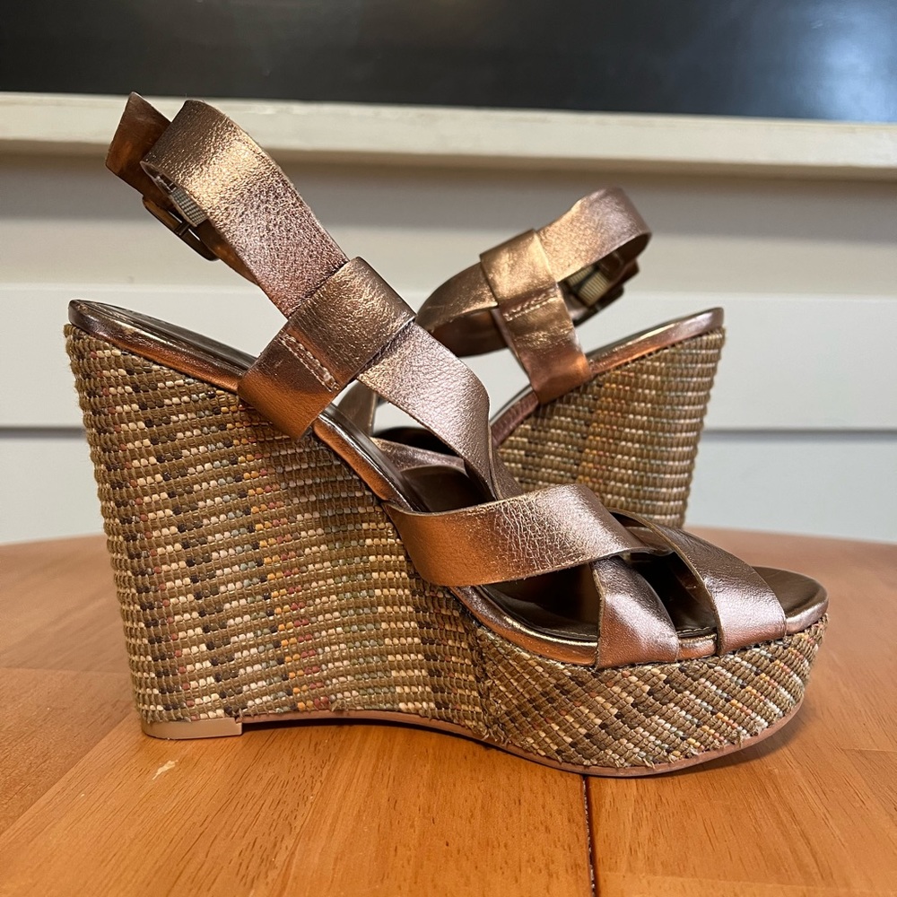Vince Camuto Bronze/Brown Metallic Strap Wedge Shoe size 5.5